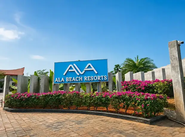 Landscaped pool courtyard