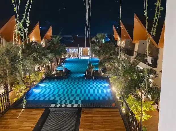 Night-time pool ambience